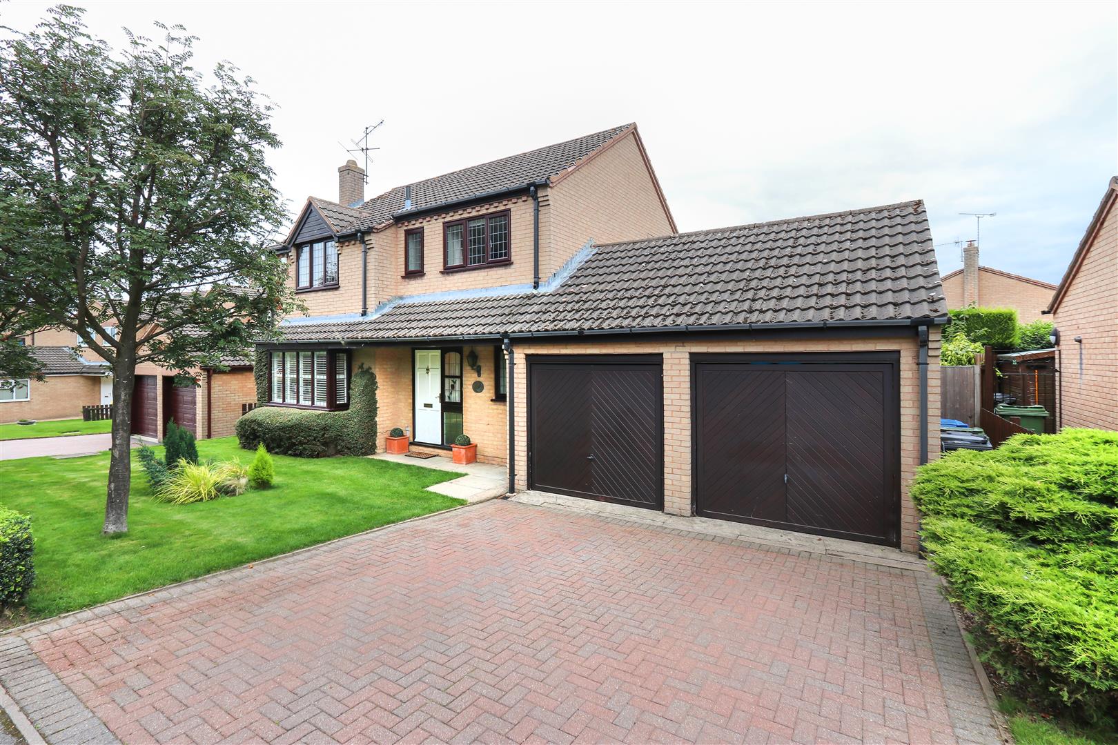 Park Hall Gardens, Walton, Chesterfield, S42 7NQ Dales and Peaks